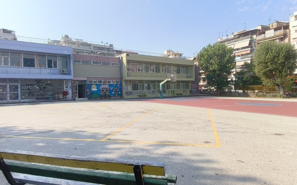 Θεσσαλονίκη: Οι σχολικές αυλές γίνονται πάρκα γειτονιάς μετά το σχόλασμα