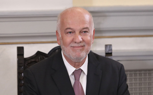 «Εγώ πού κολλάω;» - Η απάντηση Φλωρίδη στον Τσίπρα που ζήτησε την παραίτησή του (βίντεο)