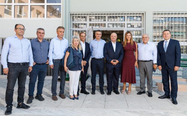 Θεσσαλονίκη: Υπουργοί και εκπρόσωποι τραπεζών επισκέφθηκαν το 4ο Γυμνάσιο Χαριλάου