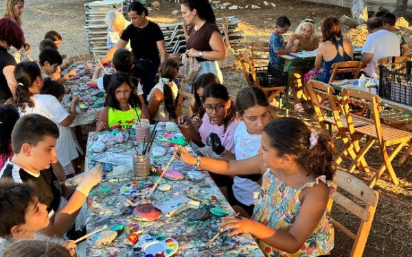 Κάσος: Οι «Μικροί Πικάσο» συγκέντρωσαν 1.518,60 ευρώ για το γήπεδο 5x5 του νησιού