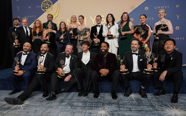 Βραβεία Emmy 2026: Θρίαμβος για το «Widow’s Bay» με 14 βραβεία – Έγραψε ιστορία ο Matthew Rhys με τρία βραβεία