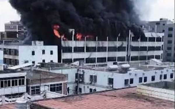 Τραγωδία στην Κίνα: Οκτώ νεκροί από φονική πυρκαγιά σε εργοστάσιο υφαντουργίας