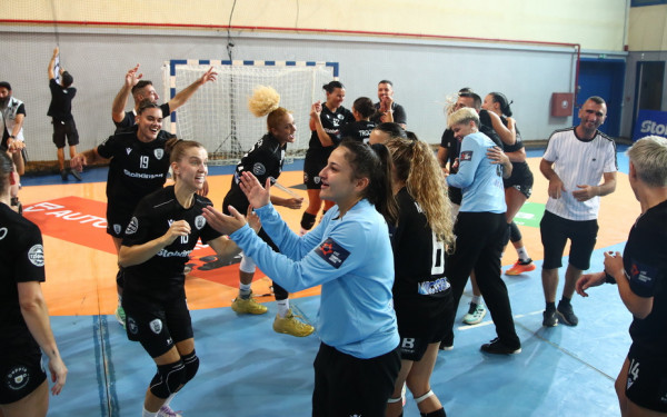 Χάντμπολ: Έτσι πανηγύρισαν τα κορίτσια του ΠΑΟΚ τον ιστορικό τίτλο (βίντεο)