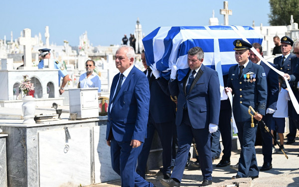 Πύργος: Σε κλίμα θλίψης η εξόδιος ακολουθία του επισμηναγού–ιπτάμενου Ιωάννη Μπλέσια