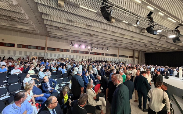 Όλα έτοιμα για την ομιλία Ανδρουλάκη στο «Βελλίδειο» - Δείτε φωτογραφίες