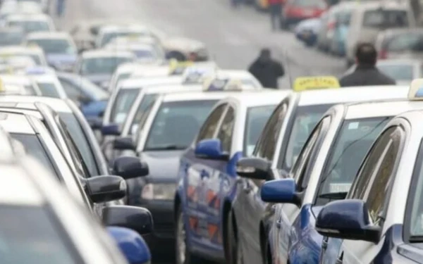 Ταξί: Νέες αυξήσεις στις διαδρομές για τα αεροδρόμια - Πώς διαμορφώνονται τα κόμιστρα στη Θεσσαλονίκη