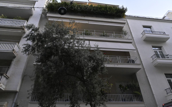 Υπόθεση Μαζωνάκη: 11 άτομα βρίσκονταν στο ιατρείο την ώρα της πλασμαφαίρεσης – Η κόρη των γιατρών κάλεσε το ΕΚΑΒ
