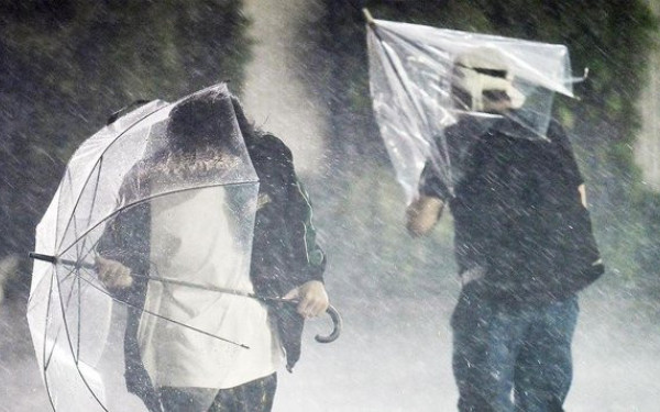 Ο τυφώνας «Ντουτζουάν» πλήττει την Ιαπωνία - Τέσσερις νεκροί και πάνω από 45.000 σπίτια χωρίς ρεύμα (βίντεο)