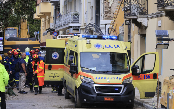 Τραγωδία στην Πλάκα: Εντοπίστηκε και δεύτερη σορός στα συντρίμμια του κτηρίου που κατέρρευσε