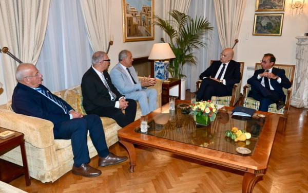 Κύπρος: Συνάντηση με εκπροσώπους των κατεχόμενων κοινοτήτων για τον Ν. Δένδια