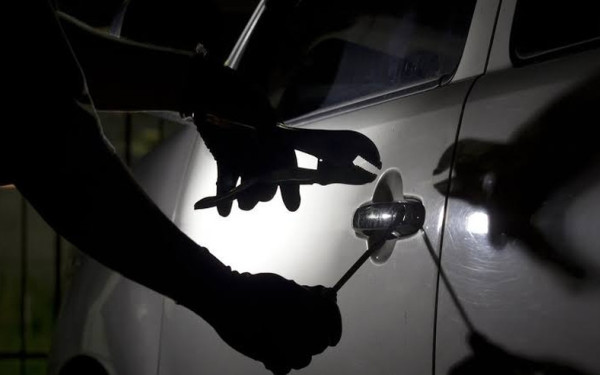 Λιμνοθάλασσα Καλοχωρίου: Στο «μικροσκόπιο» της ΕΛ.ΑΣ. κύκλωμα διαρρήξεων σε Ι.Χ. - Πάνω από 2.340 ευρώ η εκτιμώμενη αξία των κλοπιμαίων