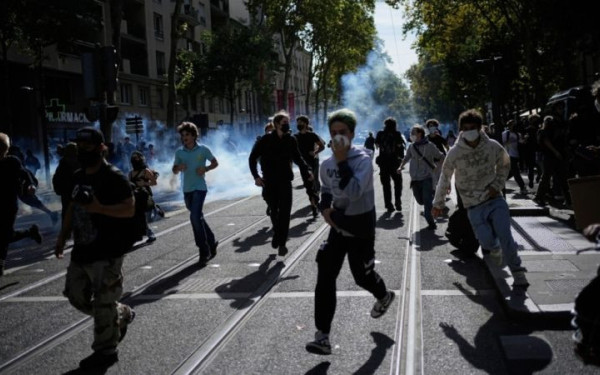 Γαλλία: «Φωτιά» στα σχολεία με 1.747 συλλήψεις σε μια ημέρα - Ανυποχώρητοι οι μαθητές συνεχίζουν τις κινητοποιήσεις