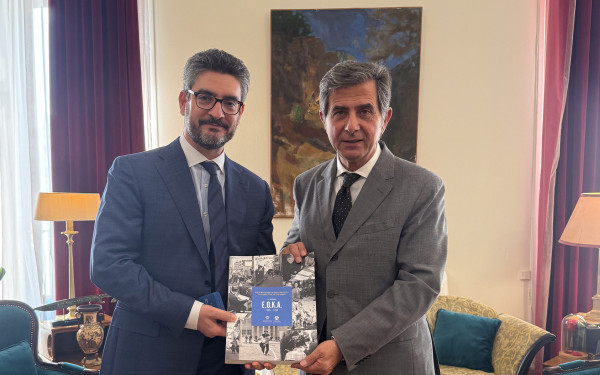 Συνάντηση Κωνσταντίνου Γκιουλέκα με τον Κυπριακό Γενικό Πρόξενο Κωνσταντίνο Πολυκάρπου στο ΥΜΑΘ