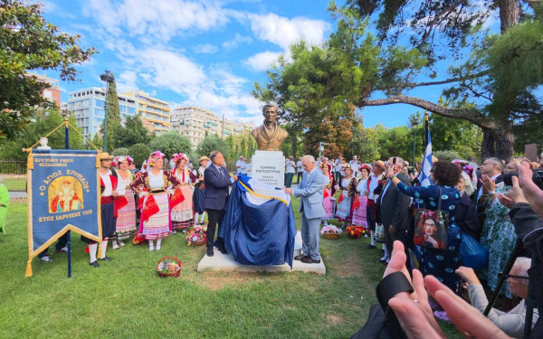Θεσσαλονίκη: Η προτομή του Ιωάννη Καποδίστρια αποκαλύφθηκε στην πλατεία Δικαστηρίων