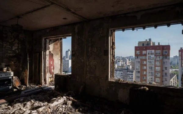 Αιματηρές ρωσικές επιδρομές σε Κίεβο και Χάρκοβο: Τρεις νεκροί και δεκάδες τραυματίες