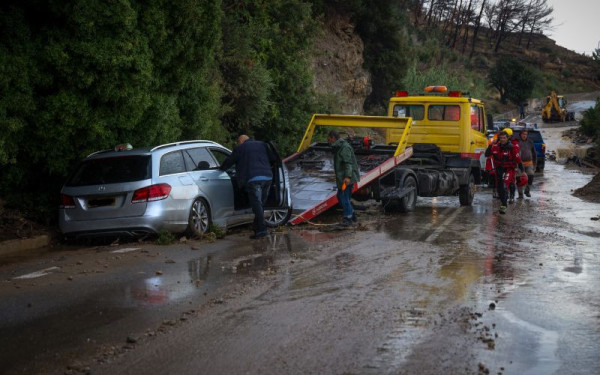Κρήτη: «Πνίγεται» από την κακοκαιρία - Νέο 112 στον Μυλοπόταμο, ορμητικός χείμαρρος στο φαράγγι της Σαμαριάς (βίντεο)
