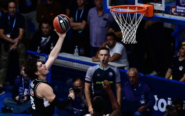Μπάσκετ: Ο αξιόμαχος ΠΑΟΚ έβαλε δύσκολα στον Ολυμπιακό που κατέκτησε το Super Cup (βίντεο)
