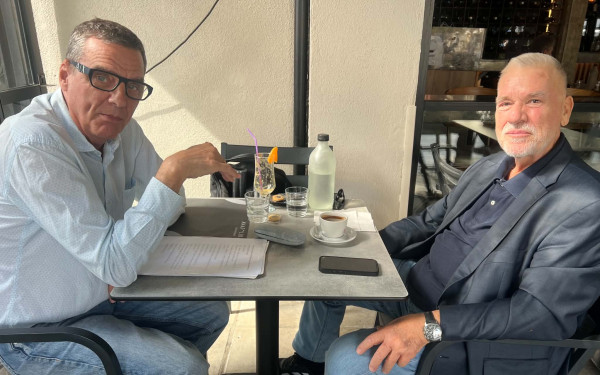 Πρωϊνός καφές με τον Παναγιώτη Αβραμόπουλο (βίντεο)
