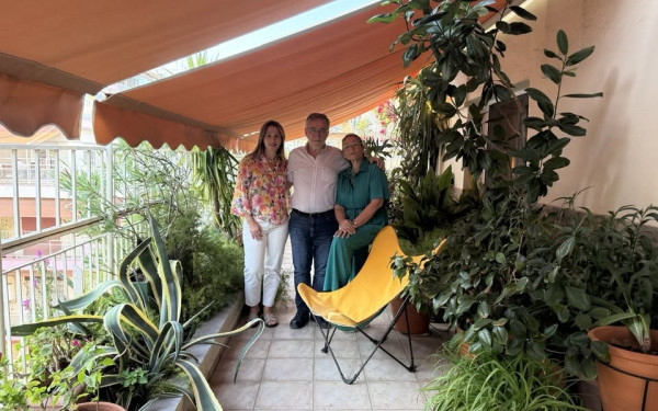Πράσινο Μπαλκόνι: Το μεράκι και η «αθάνατη» μπουκαμβίλια της κ. Μαρίας, κέρδισαν τη Θεσσαλονίκη