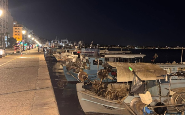 Θεσσαλονίκη: Αγκυροβόλησαν επ’ αόριστον στο παραλιακό μέτωπο τα αλιευτικά - «Επιβιώνουμε με δανεικά» λένε οι επαγγελματίες