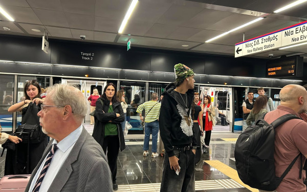 Θεσσαλονίκη: Εκτός λειτουργίας η γραμμή 1 του Μετρό - Συνωστισμός στις στάσεις