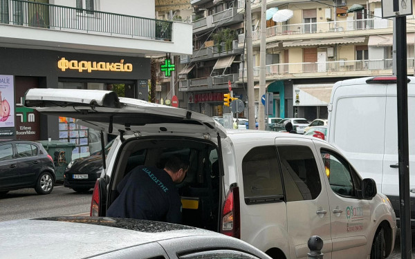 Θεσσαλονίκη: «Μετέφεραν τέσσερα άτομα στο νοσοκομείο με δήθεν επιδείνωση για να εκκενωθεί η ιδιωτική κλινική» καταγγέλει συγγενής ασθενούς