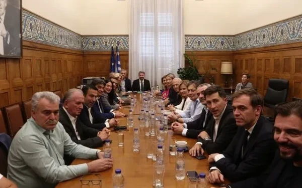 Ν. Ανδρουλάκης στην Κ.Ο. του ΠΑΣΟΚ: «Μην αφήνετε τίποτα να πέφτει κάτω» - Σφοδρή επίθεση σε ΝΔ και ΣΥΡΙΖΑ