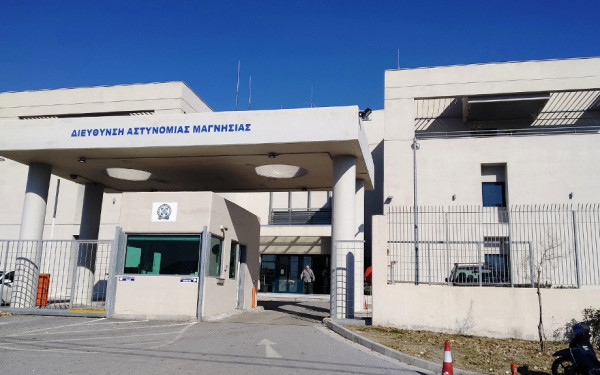 Βόλος: 47χρονος κατηγορείται ότι έβαλε φωτιά στα κρατητήρια