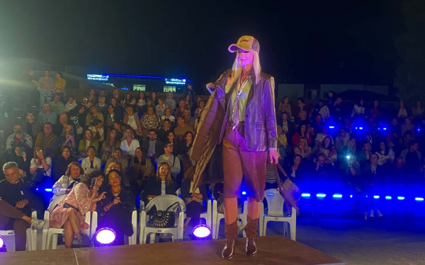 Θέρμη: Πασαρέλα στην κεντρική πλατεία Παραμάνα