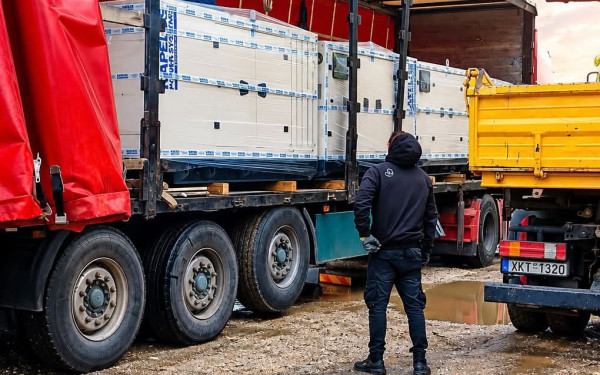 Δήμος Σιθωνίας: Παρέλαβε 11 νέες ηλεκτρογεννήτριες πετρελαίου