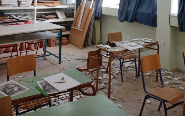 Θέρμη: Μαθητής μεταφέρθηκε στο νοσοκομείο - Κομμάτι σοβά έπεσε στο κεφάλι του
