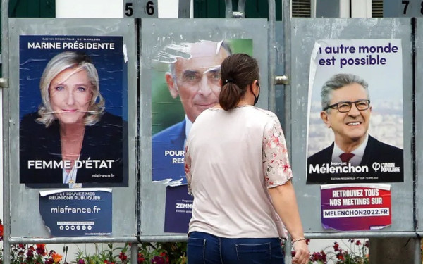 Γαλλία: Μάχη στα άκρα για τη διαδοχή του Μακρόν - Στον δεύτερο γύρο Λεπέν και Μελανσόν, δείχνει νέα δημοσκόπηση