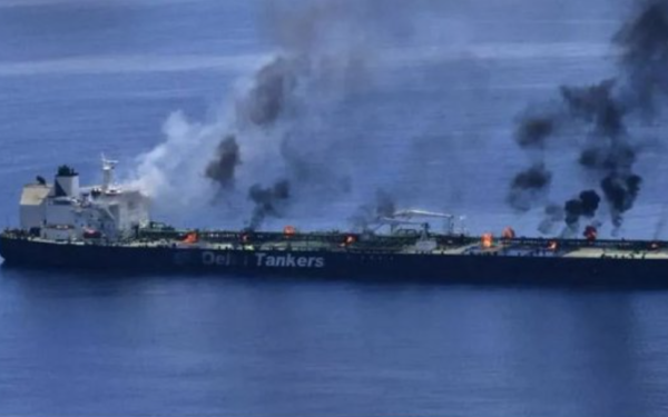 Δεξαμενόπλοιο χτυπήθηκε από πολλαπλά βλήματα ανοικτά του Κατάρ - Αναφορές για θύματα