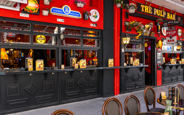 Pulp Bar: Η αυθεντική pub κουλτούρα στην καρδιά της Θεσσαλονίκης