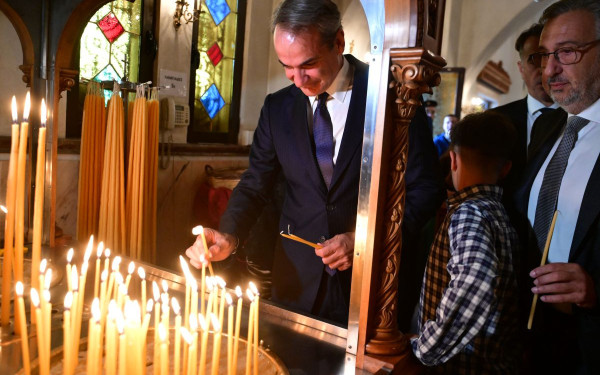 Στον ναό του Αγίου Δημητρίου στην Αθήνα ο Κ. Μητσοτάκης - Τα συγχαρητήρια του αρχιεπισκόπου Αυστραλίας κ. Μακάριου για την συμφωνία στη Μονή Σινά