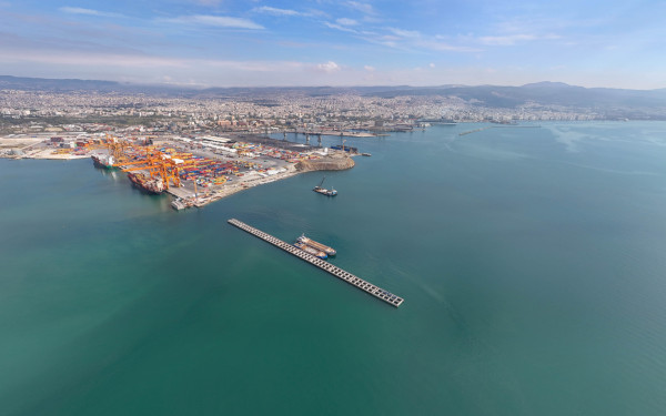 Λιμάνι Θεσσαλονίκης: «Να συνδράμει η Πολιτεία με τις βόμβες για να μην καθυστερήσει η επέκταση του προβλήτα»