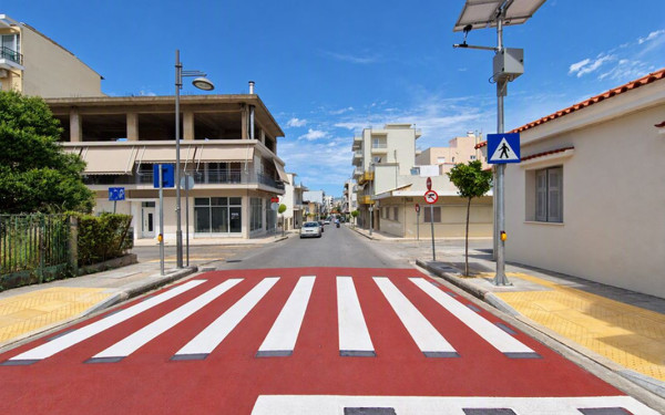 Σε λειτουργεία 843 «έξυπνες» διαβάσεις πεζών έξω από σχολεία σε 107 δήμους της χώρας