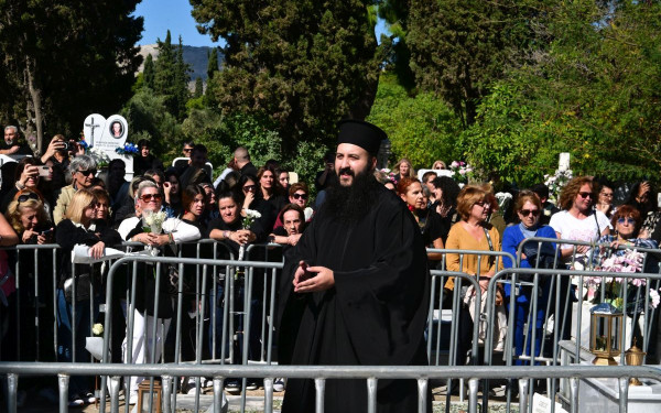 Μνημόσυνο Γ. Μαζωνάκη: «Εδινε φωνή στη σιωπή και σχήμα στα κρυφά συναισθήματα της ψυχής» είπε ο μητροπολίτης Νίκαιας, Αλέξιος