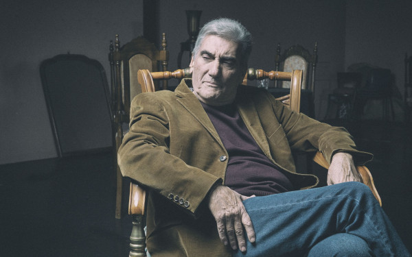 «Black Birthday»: Μια μαύρη κωμωδία για τον θάνατο, τη φιλία και τα προσωπεία της ζωής