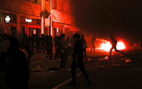 Γαλλία: Επεισόδια, λεηλασίες και τραυματισμοί στις διαδηλώσεις - Ακρωτηριάστηκε ένας διαδηλωτής - 1.200 συλλήψεις