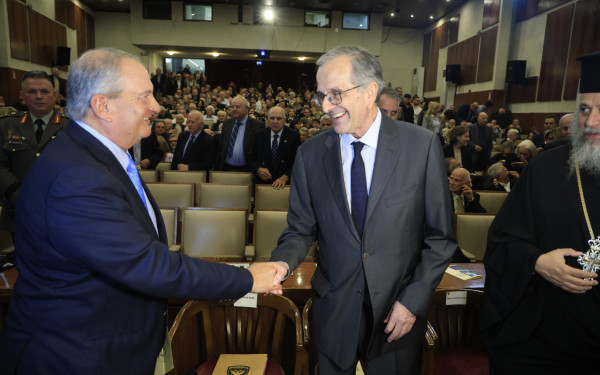 Α. Σαμαράς μετά την ομιλία Καραμανλή: «Άλλοι πρέπει να τον ακούσουν»