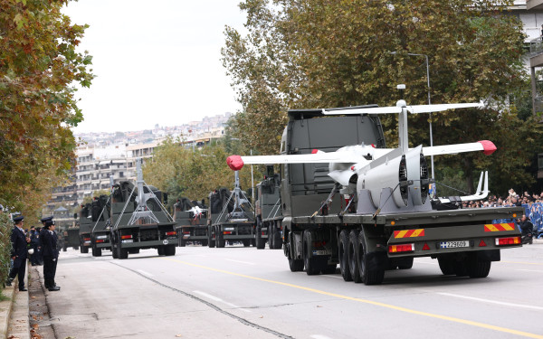 Θεσσαλονίκη: Ολοκληρώθηκε η μεγάλη στρατιωτική παρέλαση (βίντεο)