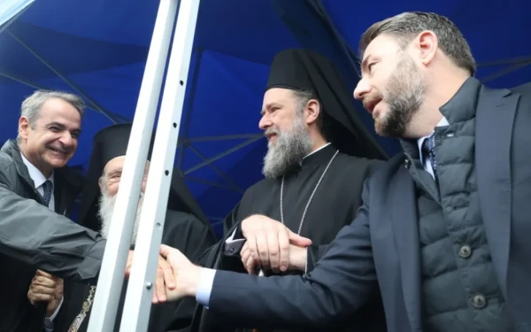 Προεκλογικές εικόνες από Μητσοτάκη και Ανδρουλάκη. Γράφει ο Μποξέρ*