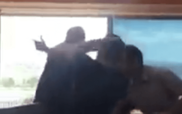 Καθηγητής χτύπησε φοιτητή στη Σύγκλητο του ΑΠΘ (Βίντεο)  