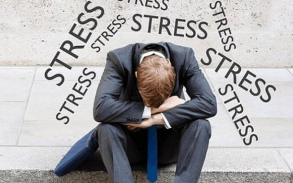 Το άγχος και το χρόνιο στρες «αρρωσταίνουν» την καρδιά και τον εγκέφαλο