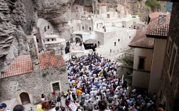 Ιστορική ημέρα η αυριανή για την Εκκλησία - Τελείται Θεία Λειτουργία στην Παναγία Σουμελά στην Τραπεζούντα