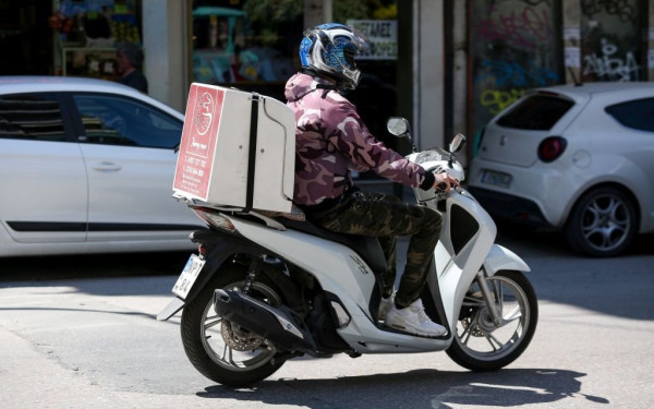 Τροχαίο με θύμα έναν εργαζόμενο διανομέα στα Χανιά