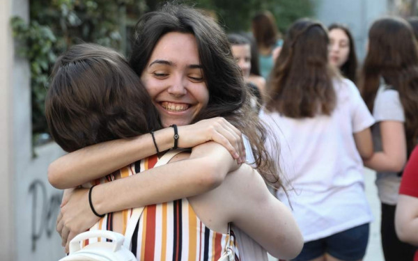 Επιτυχόντες το 77% των υποψηφίων στις Πανελλαδικές - Την Τρίτη οι ανακοινώσεις για το άνοιγμα των σχολείων