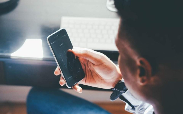 Παντοδύναμα τα smartphones: Πάνω από 1,7 δισ. mobile τραπεζικοί λογαριασμοί στον κόσμο για πραγματοποίηση συναλλαγών