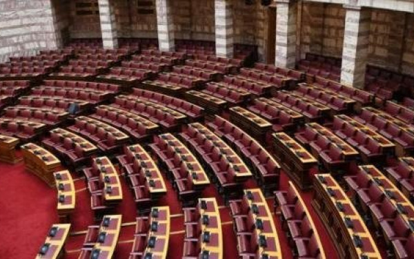 Τασούλας: Κρατήσαμε τη Βουλή ανοιχτή, δεν ακούσαμε προτάσεις για να κλείσει